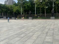 -英雄广场