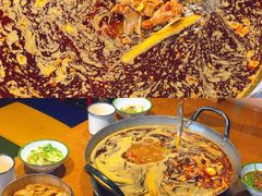 -赞花婆鲜兔辣卤火锅