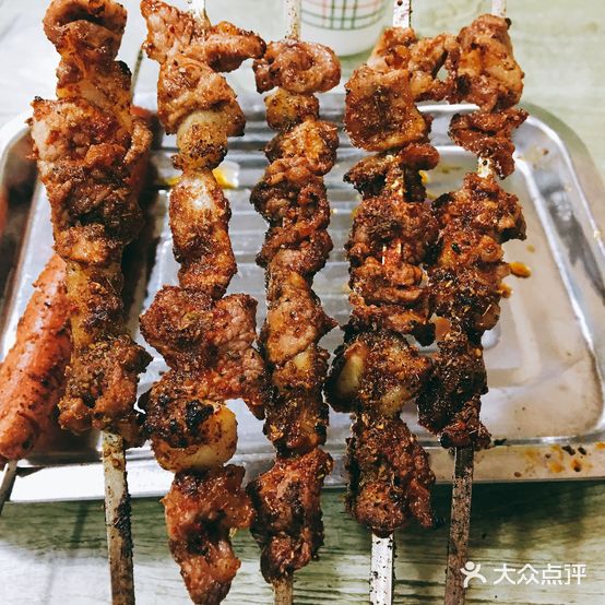 香满街馕坑肉