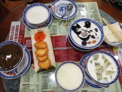 -赵记传承特色牛奶甜品(泉城广场店)