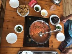 -苗伯妈酸汤火锅