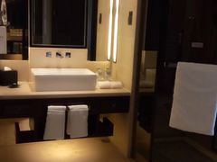 -三亚湾海居铂尔曼度假酒店