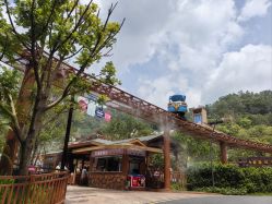 -蹦贝运动中心·蹦床·攀岩·闯关(龙岗店)