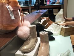 -UGG(燕莎奥特莱斯购物中心店)