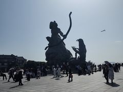 -巴陵广场