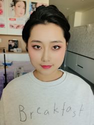 -双双化妆造型工作室