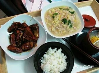 没有问过或聊过我的情况，基本上是我问啥 她说什么