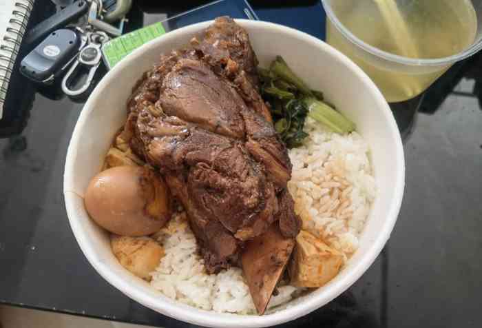 地址:在中国银行对面这里,之前有听朋友说这家酱大骨不错,一直想来