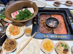 -老牌坊云南鱼豆花火锅(哈西万达店)