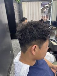 -藤野造型·烫·染发型设计店
