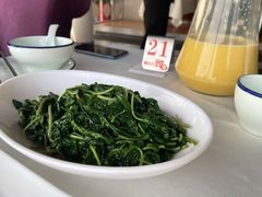 蒜蓉炒茼蒿-云中小雅