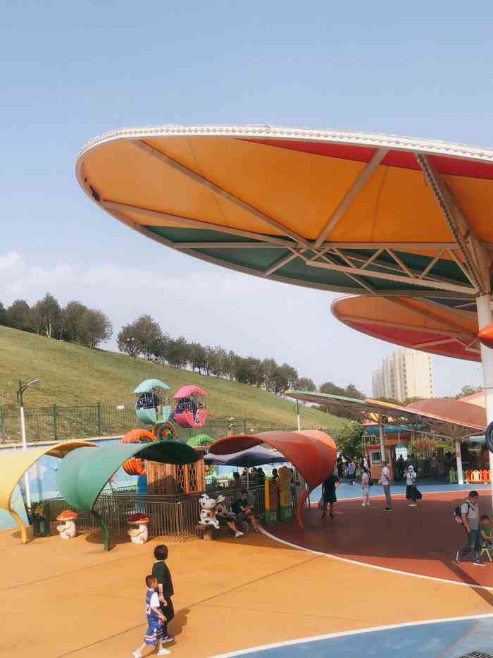 泰安豆瓣乐园-"孩子的天堂 一票玩全部太超值了 乐园外.