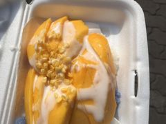 -芒果糯米饭摊子