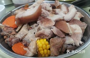 Bamboo Shoot, Corn, and Honey Date Soup with Pork Trotter