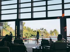 -亚龙湾喜来登·美景台大堂吧