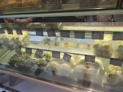-白玉兰食品甜凤店(合生汇店)