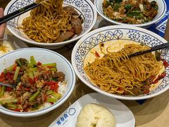 -李与白包子铺(桐梓林店)