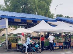 -Gerai buah-Buahan Segar