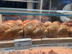 -HOT CRUSH趁热集合·现烤面包(环球港店)