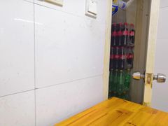 用餐区-何记酿皮店(西流湾店)