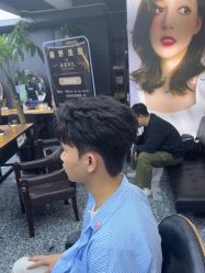 -藤野造型专业烫染接发