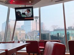 靠窗位-FATBURGER 特富客汉堡(外交公寓店)