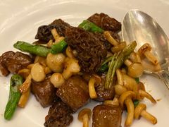 烧汁茴香蒜片爆澳洲和牛粒-北京四季酒店·采逸轩