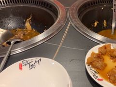-哈尔滨烧烤·山河村铁锅炖(交大店)