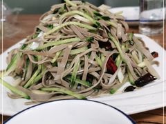 -溢心园香河肉饼总店