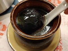 皮蛋肉饼汤-堂瓦里·33年传统赣菜(第一街区店)