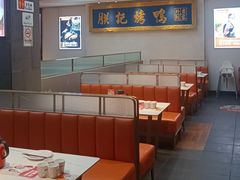 -阿瓦山寨·湘菜现炒·剁椒鱼头王(咸阳总店)