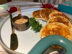 鹅肝酱葱油饼-蜜桃花开·中西融合菜E&W(南长街店)