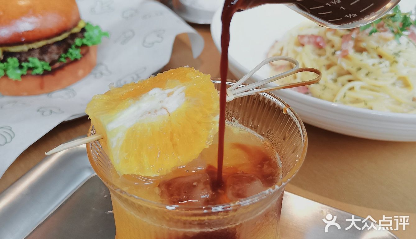 LAZZY BURGER, NICE TO EAT U.