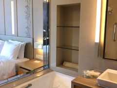 -南阳建业森林半岛假日酒店