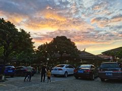 -满記土窑烧鷄波浪山莊