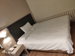 -汉庭(济南高新区凤凰路店)