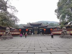 -峨眉山报国寺