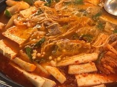 猪肉泡菜火锅-猫头鹰炸鸡