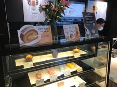 面包甜点陈列柜-麦当劳(健德桥得来速店)
