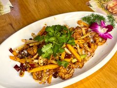 -月亮眼花园餐厅书吧酒吧