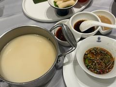 -红鼎豆捞·非遗鲍皇汤火锅(宝丰路店)