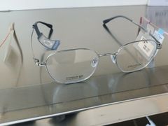 -视野联行眼镜·蔡司·尼康战略合作店(城西银泰店)