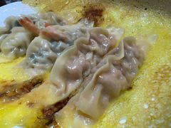 -东来菜馆•手抓海鲜家常菜•海鲜锅贴(鸽子窝店)
