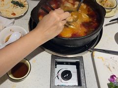 -贵府酸汤牛肉火锅·贵州老字号(飞山街店)