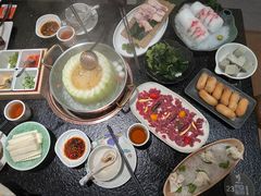 -得意咚瓜·顺德鱼生·冬瓜火锅(深圳首店)