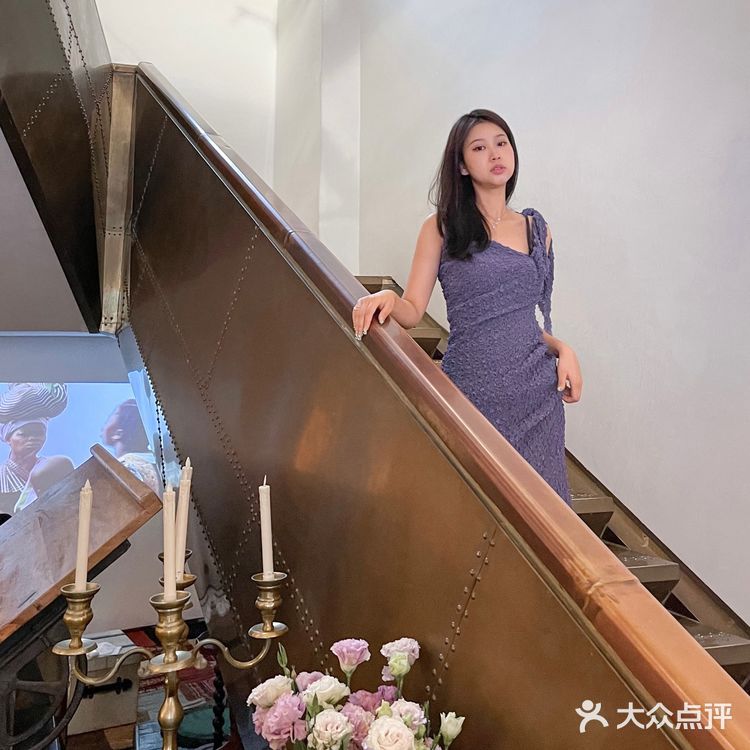 找到一家法里法气的咖啡店