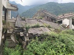 -四川汶川特大地震漩口中学遗址