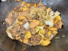 -粘豆包柴火铁锅炖
