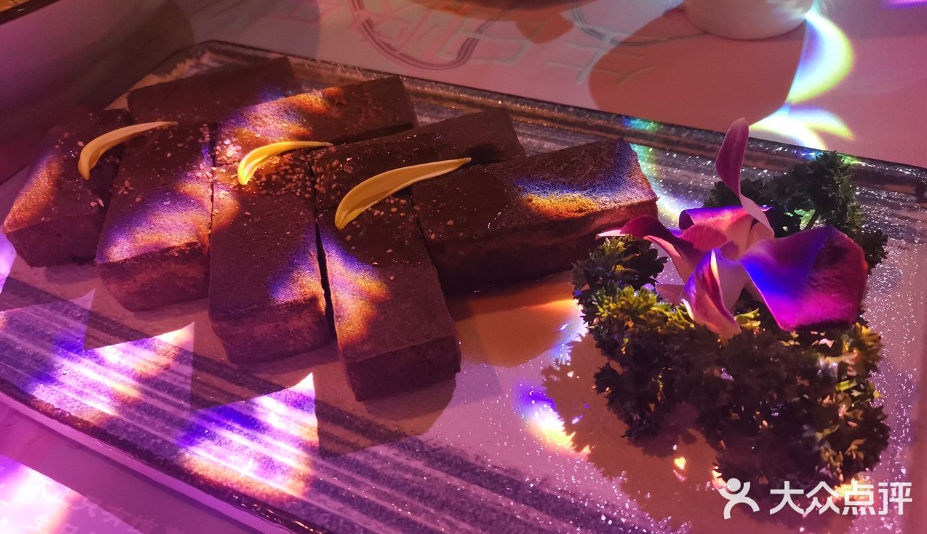 [礼花][礼花][礼花]生日聚会，胡桃里音乐餐吧是个不错的选择[调皮]