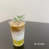 春日午后意外闯入的小区里的咖啡花园